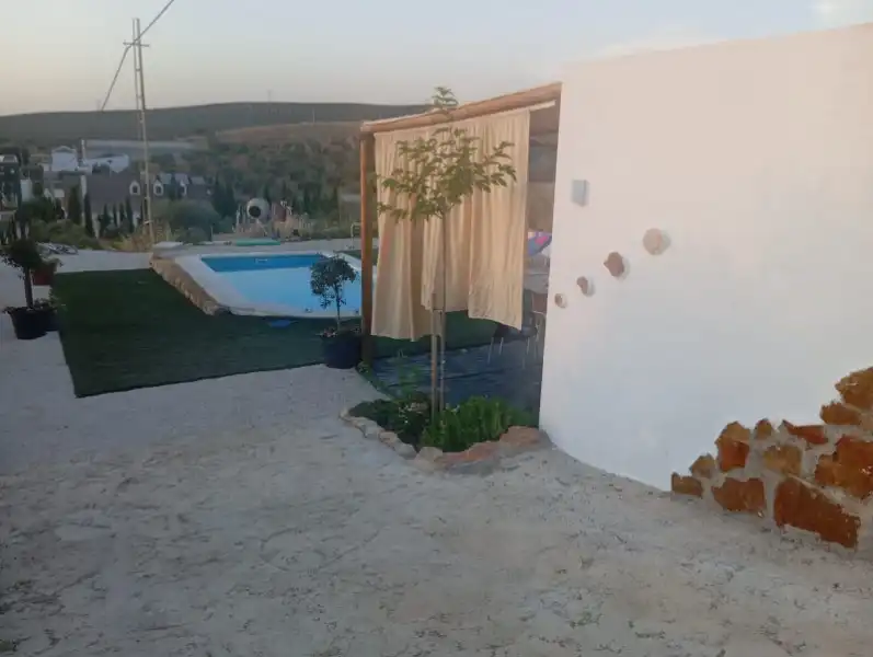 Terraza de Finca rústica de alquiler en Lucena con Aire acondicionado, Lavadora y Microondas