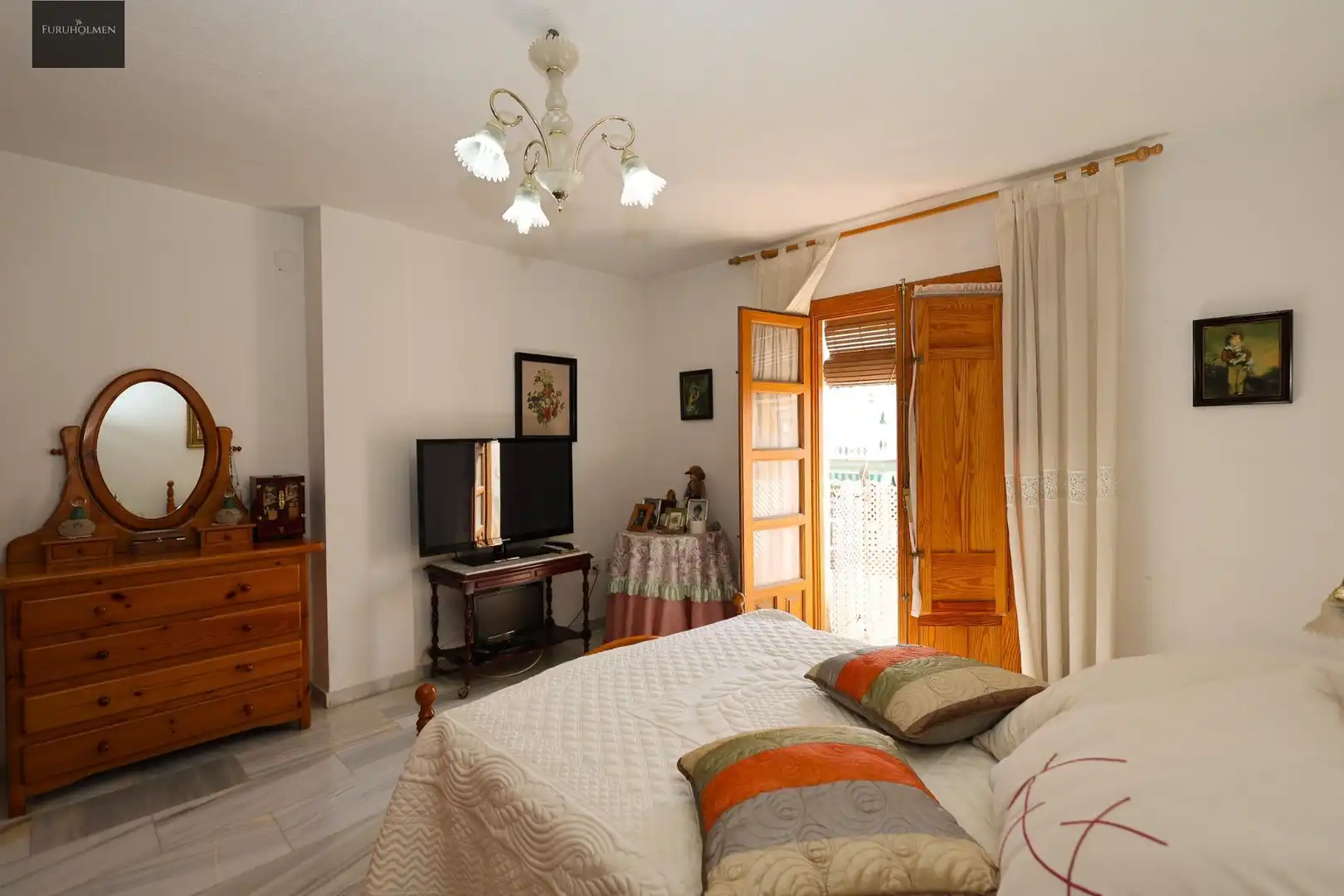 Dormitori de Casa o xalet en venda en Las Gabias amb Aire condicionat, Piscina i Balcó