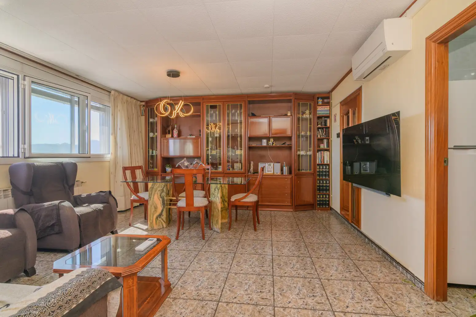 Living room of Flat for sale in Cornellà de Llobregat  with Air Conditioner, Heating and Storage room