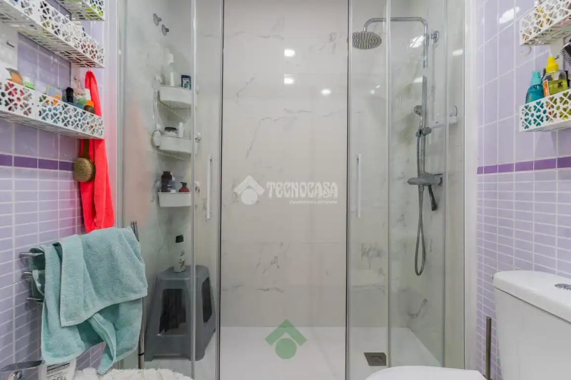 Baño de Piso en venta en Puerto Real con Terraza y Trastero