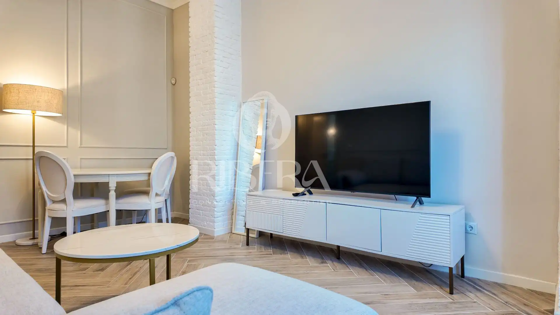 Bedroom of Flat for sale in Extramurs