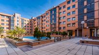 Vista exterior de Àtic en venda en Tres Cantos amb Aire condicionat, Calefacció i Terrassa