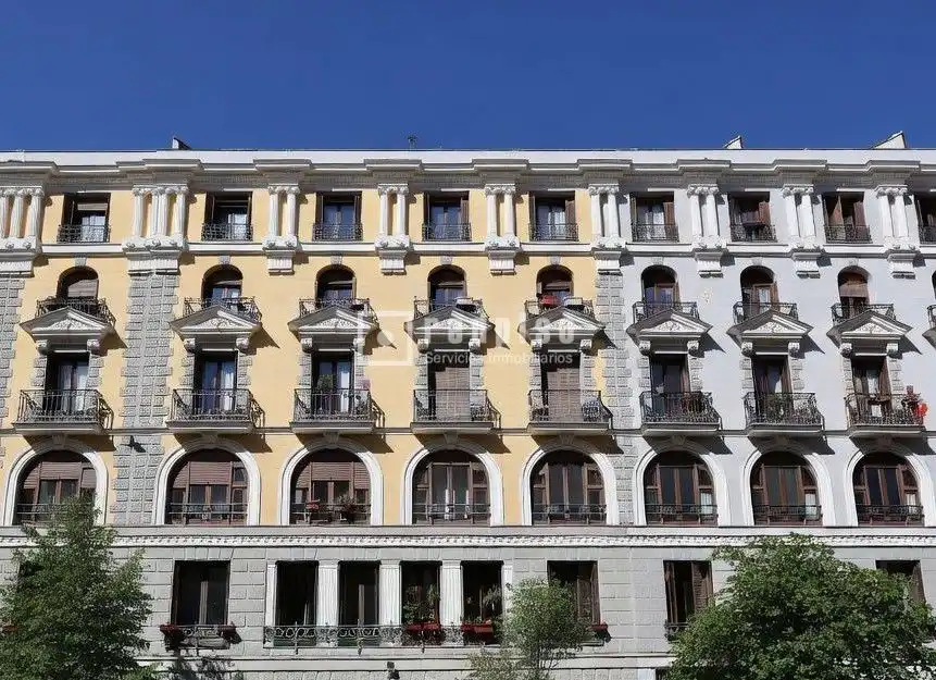 Piso en venta en de Covarrubias, Trafalgar