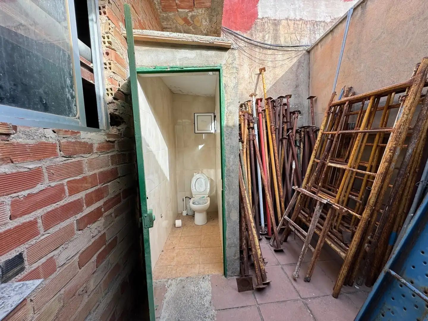 Badezimmer von Fabrikhallen zum Verkauf in Torremolinos