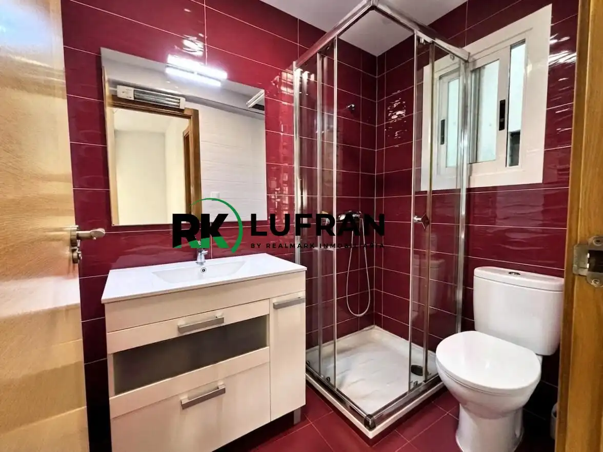 Badezimmer von Wohnung zur Miete in Alicante / Alacant mit Klimaanlage, Heizung und Terrasse