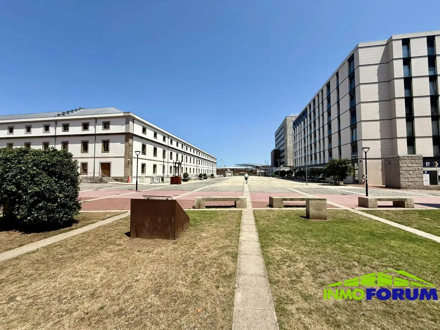 Vista exterior de Pis en venda en A Coruña Capital  amb Calefacció, Traster i Alarma