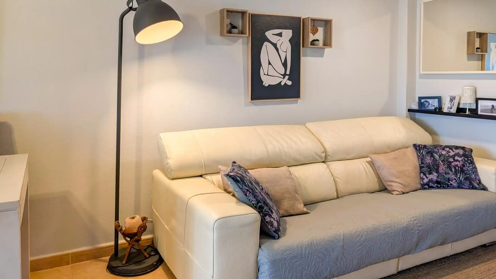 Sala d'estar de Casa adosada en venda en Santa Pola amb Aire condicionat, Jardí privat i Terrassa