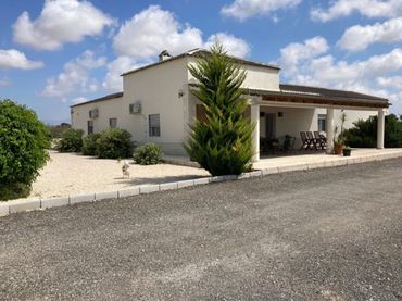 Villa con piscina in affitto a Perleta - Maitino