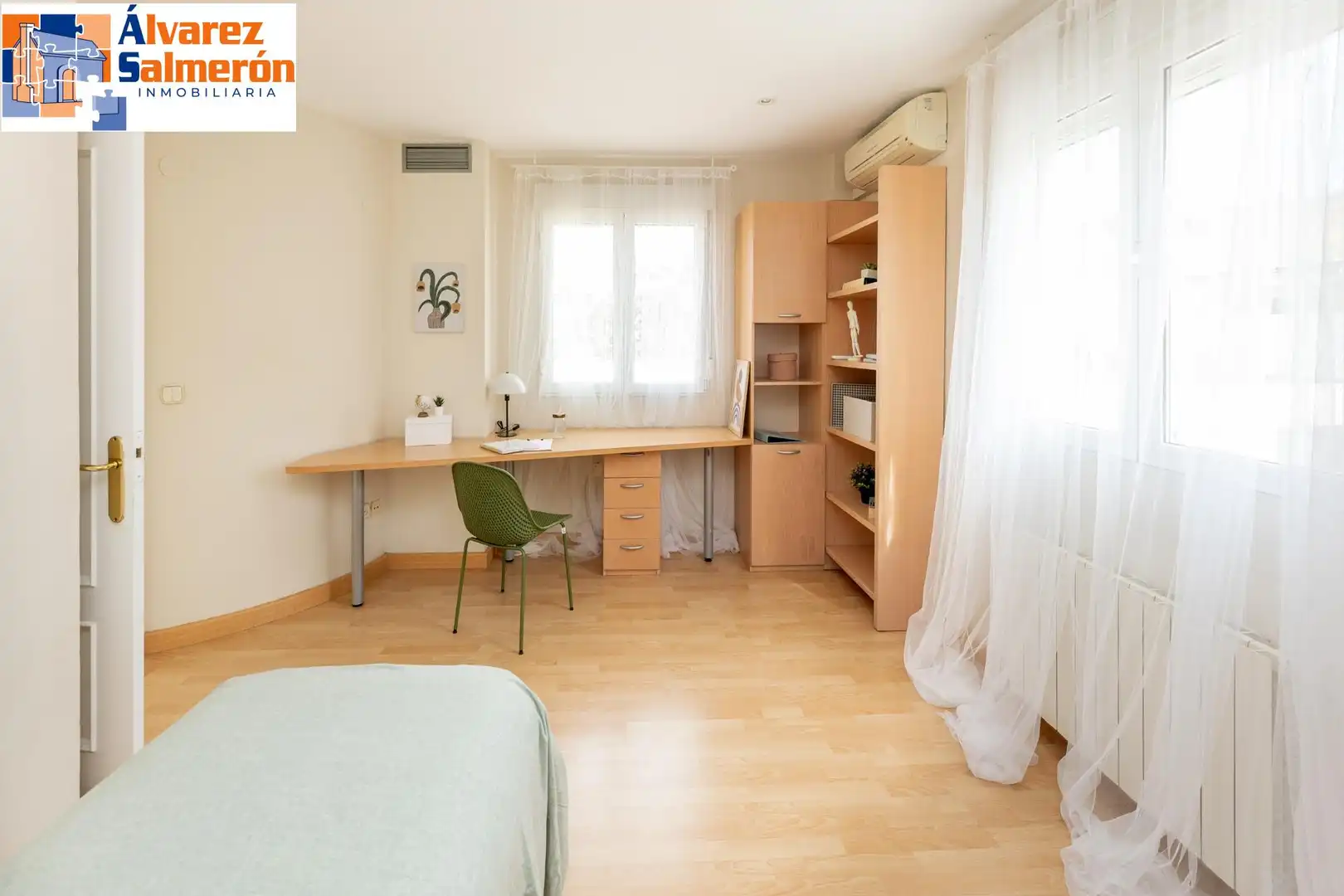 Bedroom of Houses for sale in Granada  with Air Conditioner, Private garden and Terrace