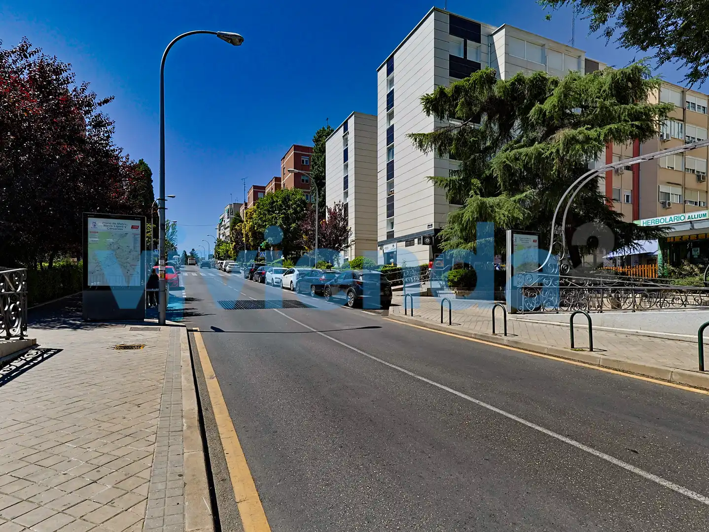 Vista exterior de Local en venda en Madrid amb Aire condicionat, Calefacció i Moblat