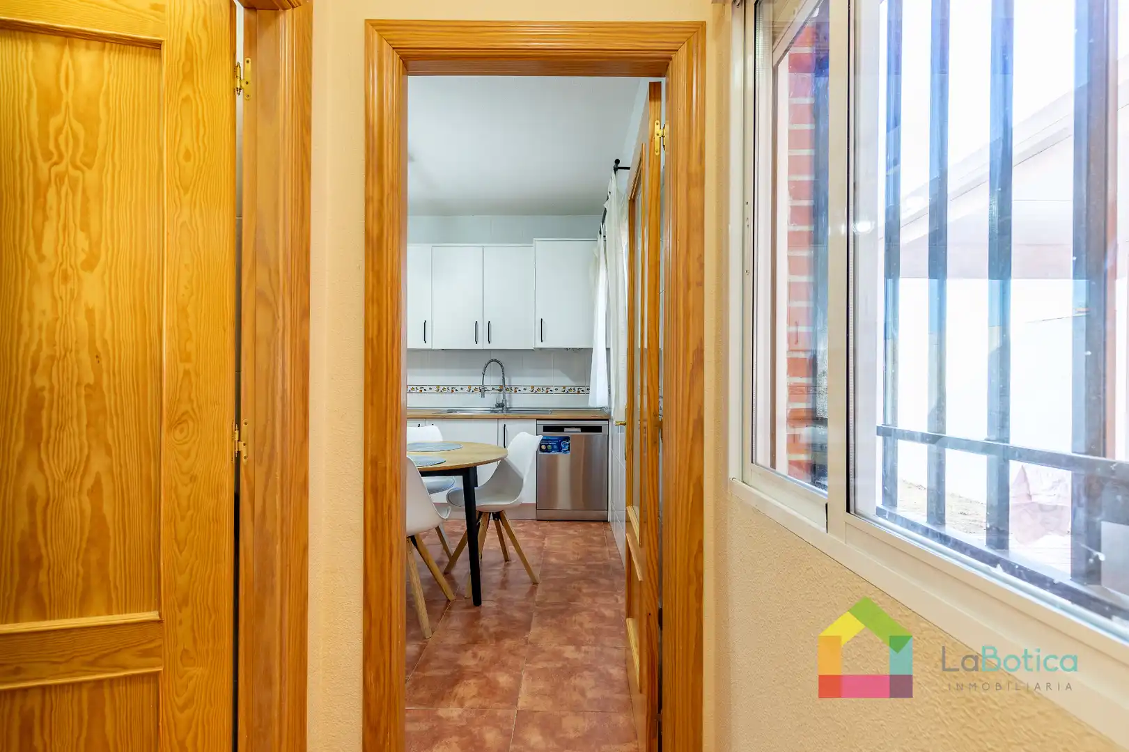 Casa adosada en venta en Carmena con Calefacción