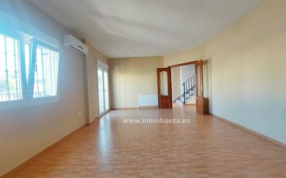 Living room of House or chalet for sale in Baeza  with Air Conditioner, Terrace and Balcony