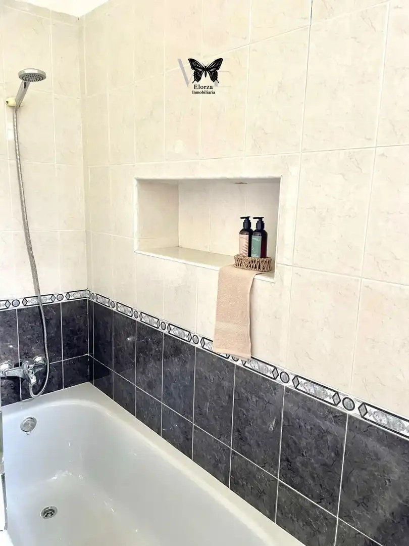 Bathroom of Flat for sale in Oviedo   with Heating