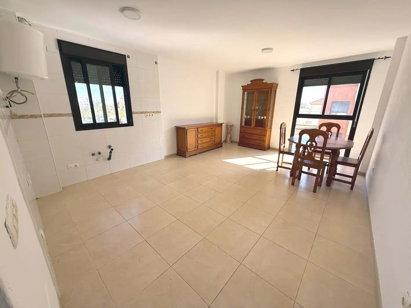 Sala d'estar de Pis en venda en Roquetas de Mar amb Moblat