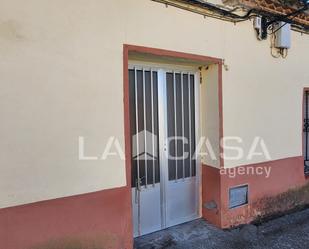 Casa o xalet en venda en Moraleja de Matacabras amb Calefacció, Terrassa i Traster