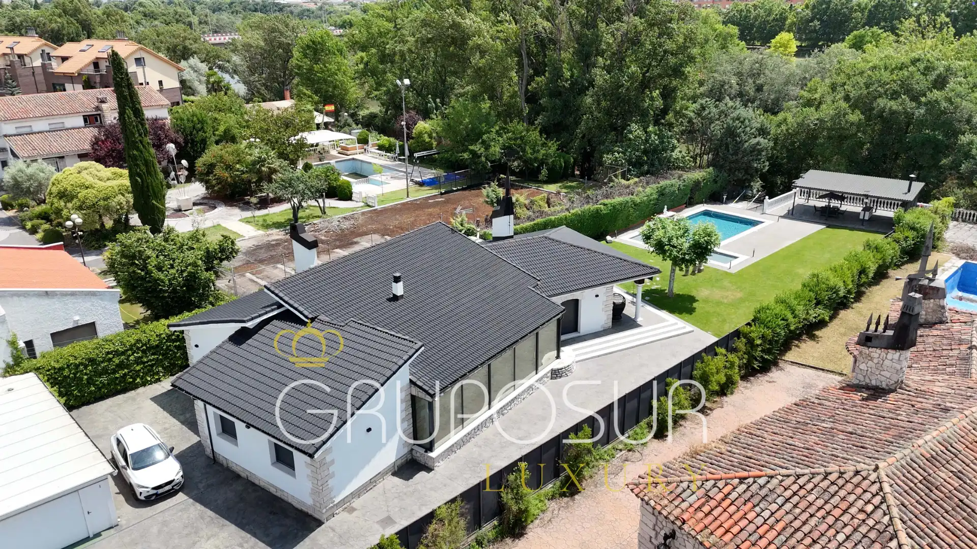 Vista exterior de Casa o chalet en venta en Valladolid con Aire acondicionado, Calefacción y Jardín privado