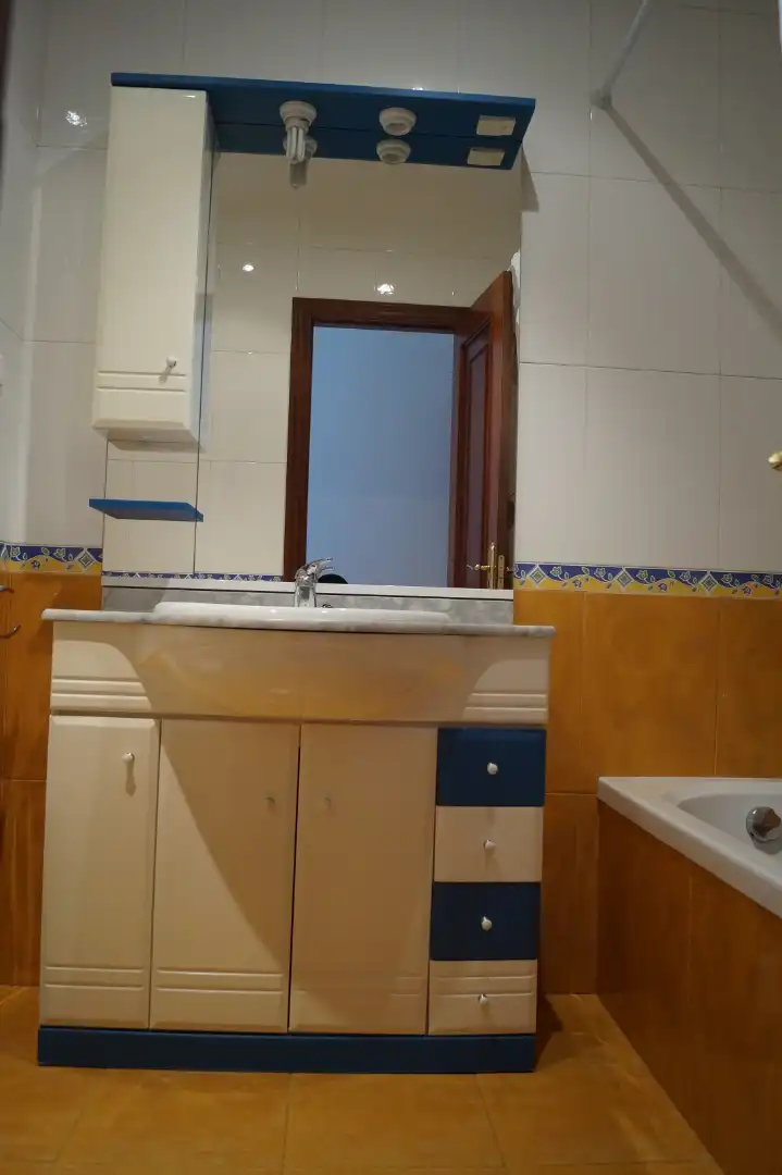 Baño de Ático en venta en Boiro con Calefacción, Parquet y Trastero