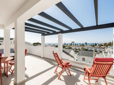Dúplex con piscina en venta en Playa Bahía Dorada