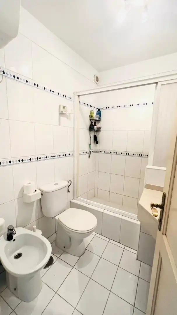 Bany de Apartament en venda en Granadilla de Abona amb Moblat, Forn i Rentadora