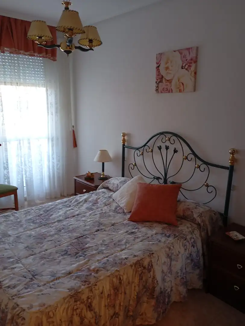 Habitación de Piso en venta en Meruelo con Calefacción, Terraza y Amueblado