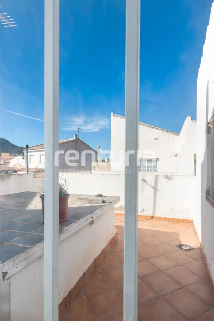 Vista exterior de Dúplex en venda en La Font de la Figuera amb Aire condicionat, Terrassa i Forn