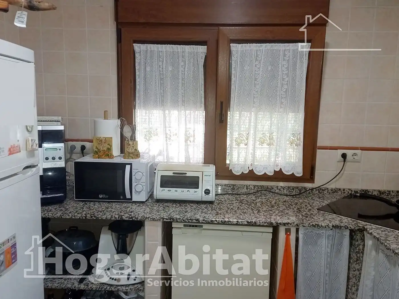 Cuina de Casa o xalet en venda en Badajoz amb Calefacció, Jardí privat i Terrassa