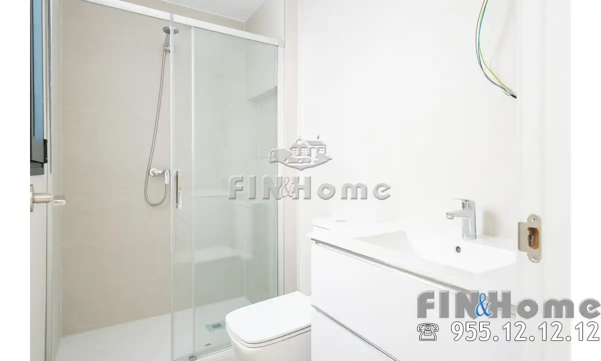 Baño de Ático en venta en Sevilla con Aire acondicionado, Calefacción y Jardín privado