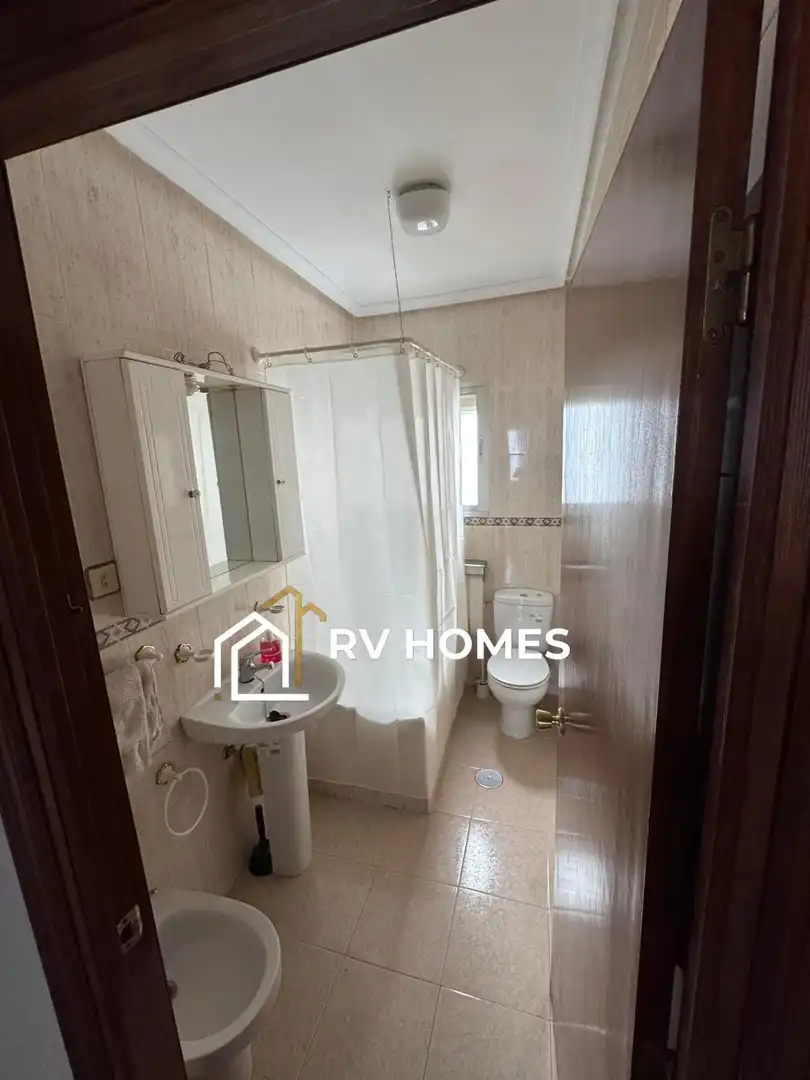 Bathroom of Flat for rent in Cáceres  with Air Conditioner, Heating and Terrace