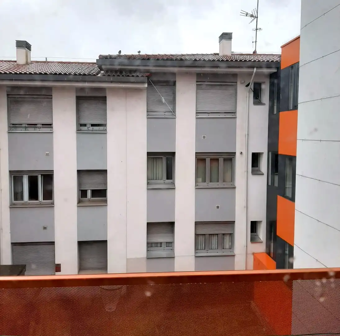 Vista exterior de Piso en venta en Gijón  con Parquet