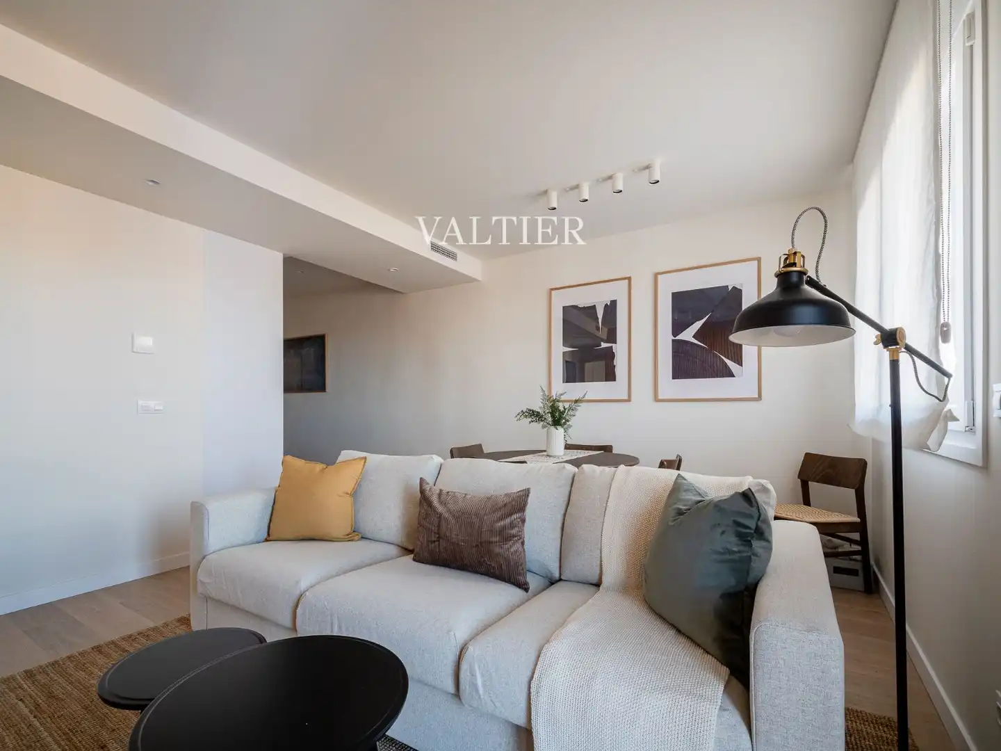 Living room of Flat for rent in Madrid  with Terrace and Furnished