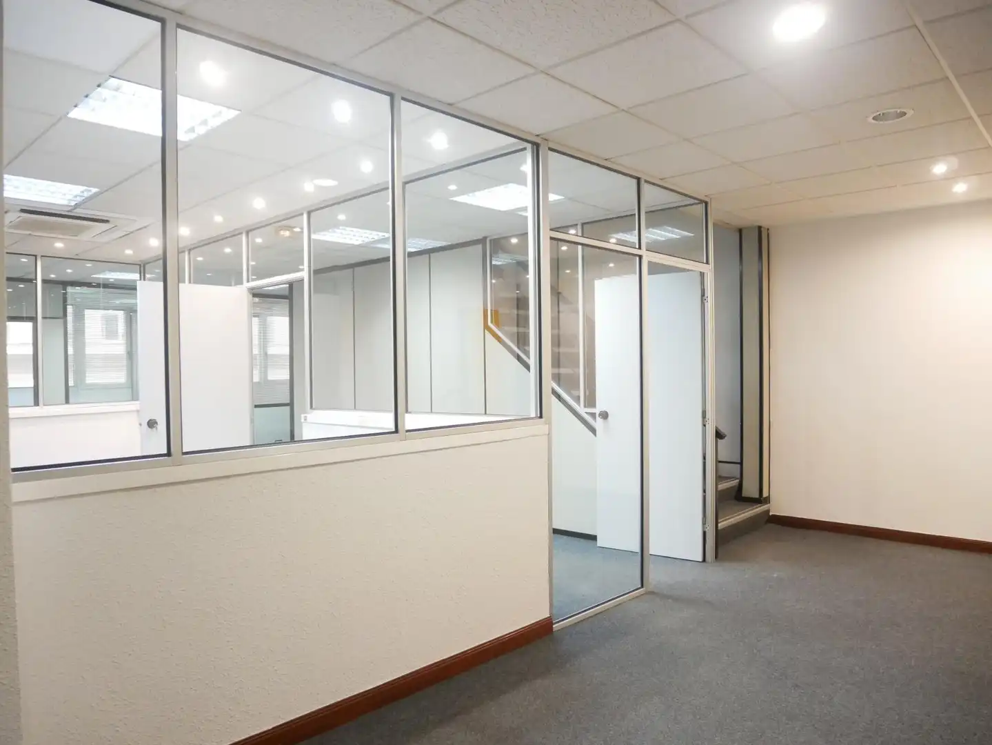 Büro zur Miete in Basauri  mit Klimaanlage und Heizung