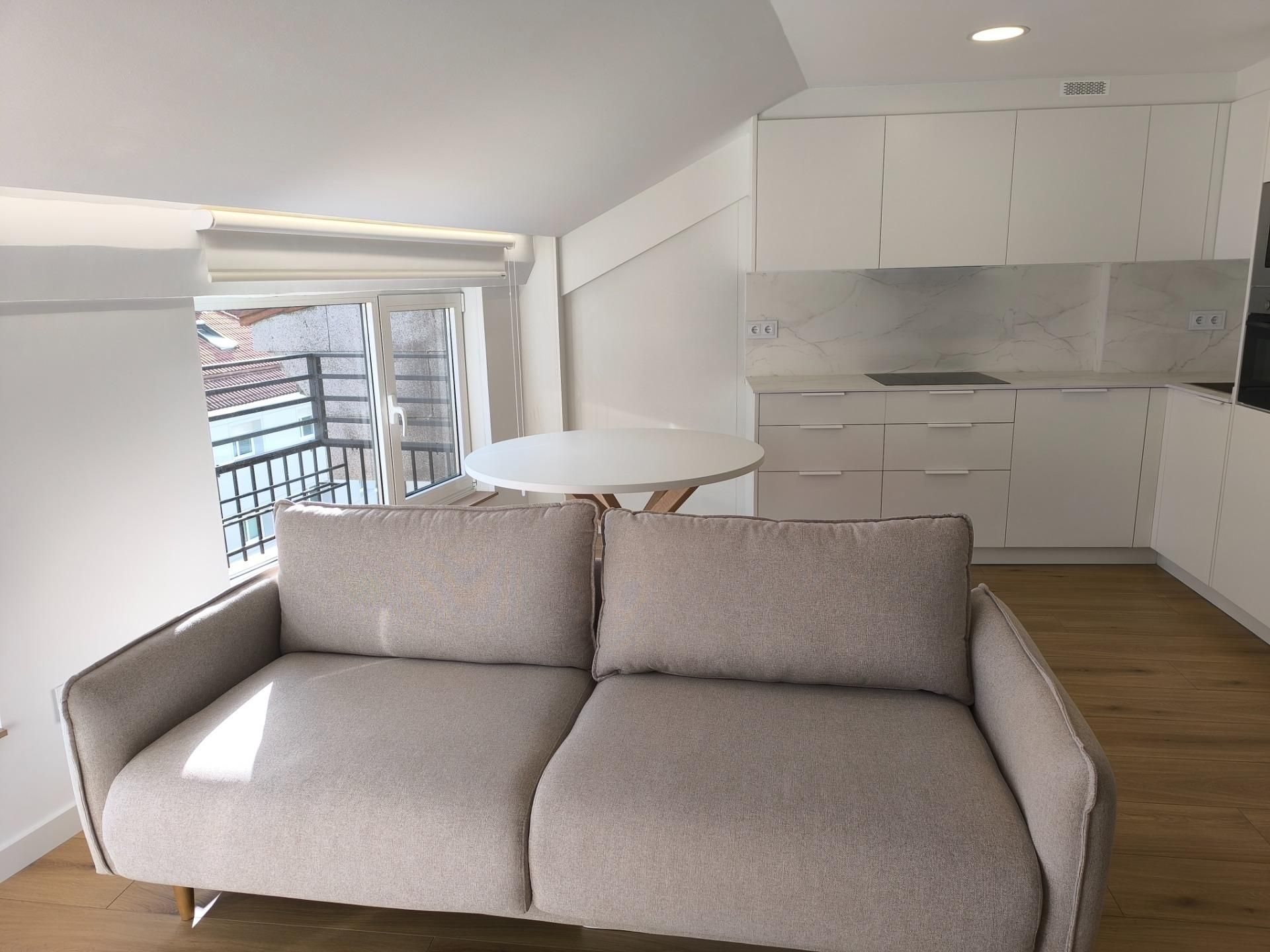 Sala d'estar de Apartament de lloguer en Santiago de Compostela  amb Calefacció i Balcó