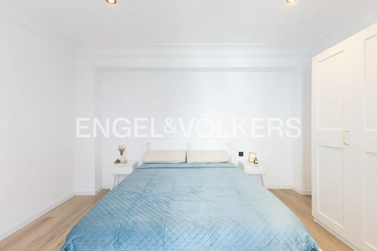 Schlafzimmer von Wohnung zur Miete in Valencia mit Klimaanlage, Heizung und Möbliert
