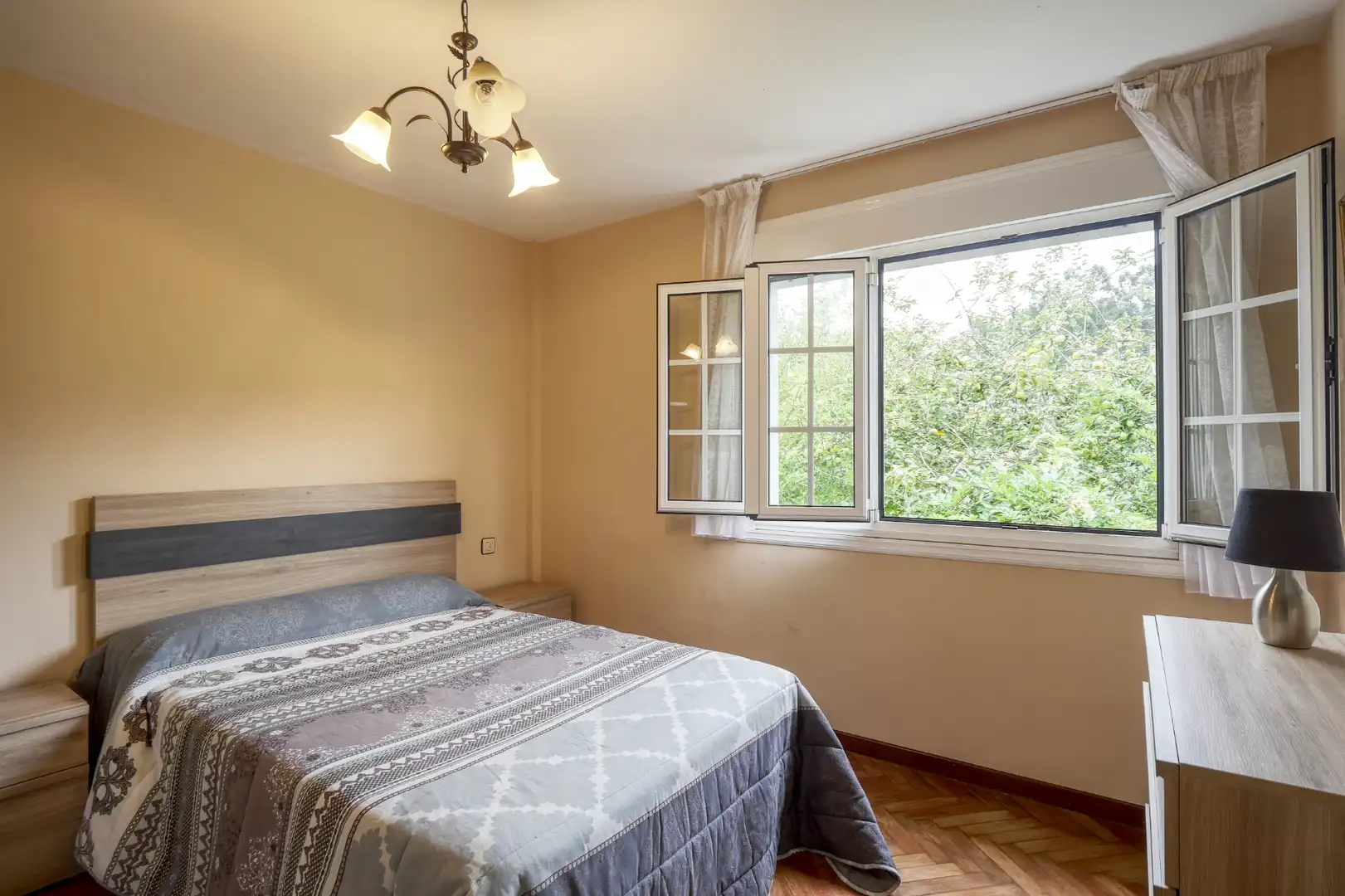 Bedroom of Houses for sale in Abegondo  with Heating, Private garden and Parquet flooring