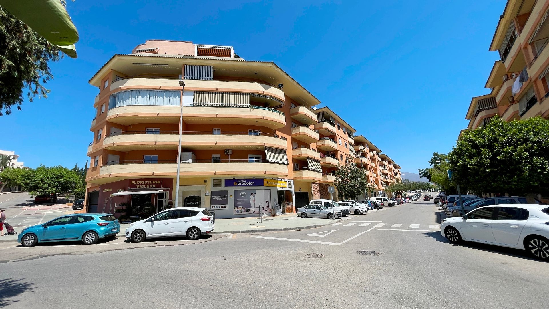 Vista exterior de Apartament en venda en Manilva amb Terrassa i Piscina comunitària