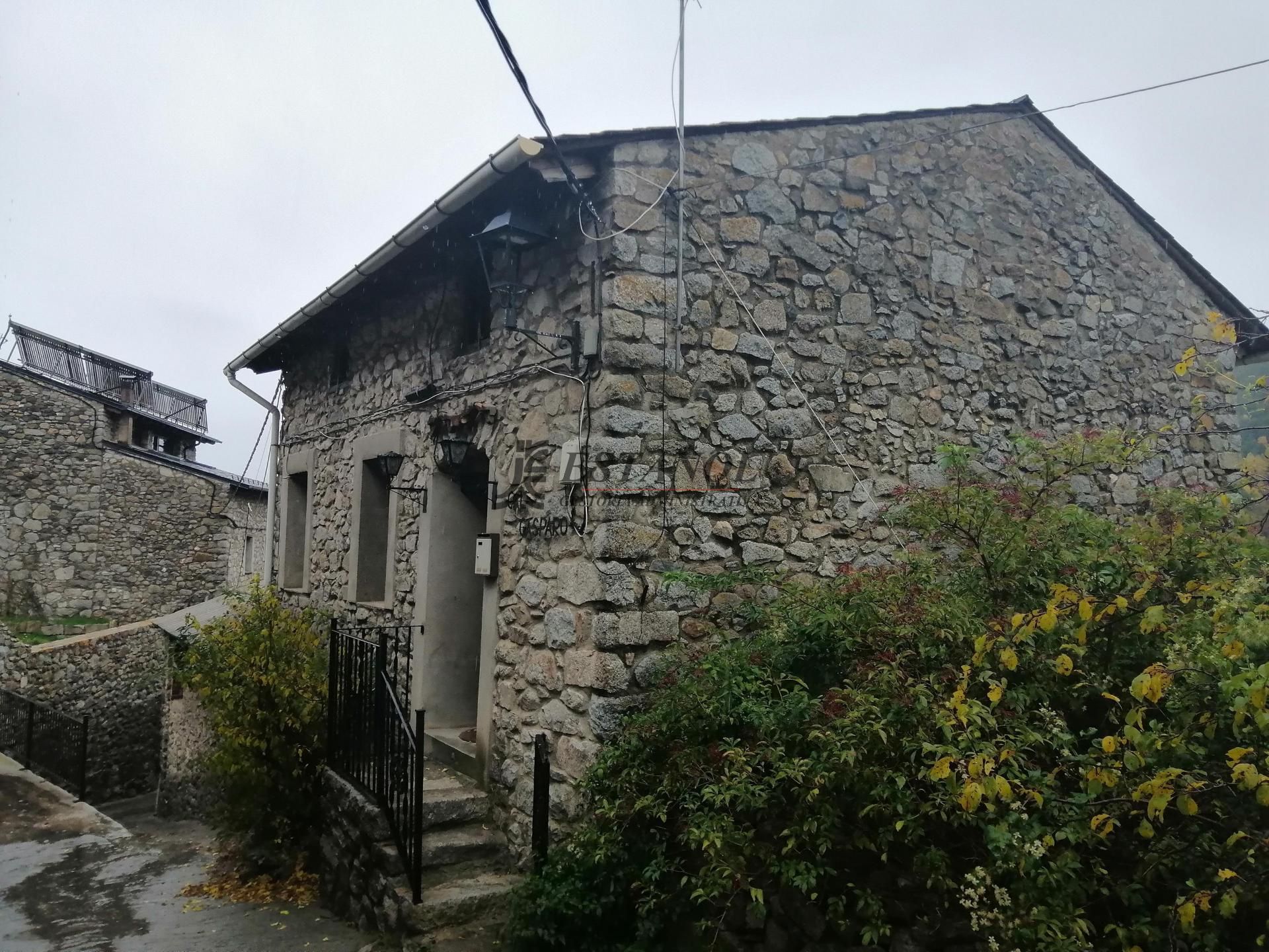 Casa adosada en venda a Lles de Cerdanya