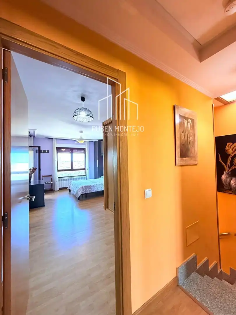 Vista exterior de Casa adosada en venta en Galindo y Perahuy con Calefacción, Jardín privado y Terraza