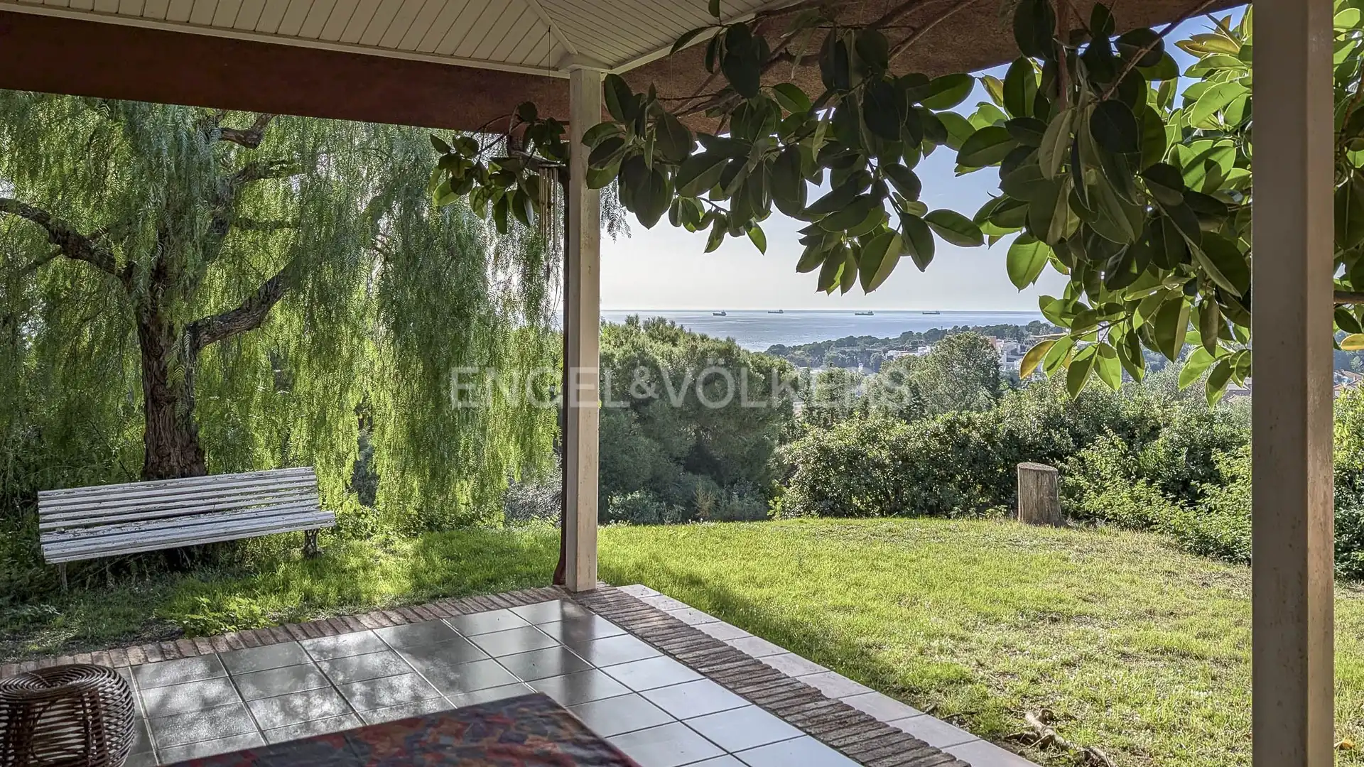Vista exterior de Casa o xalet en venda en Tarragona amb Calefacció, Jardí privat i Parquet