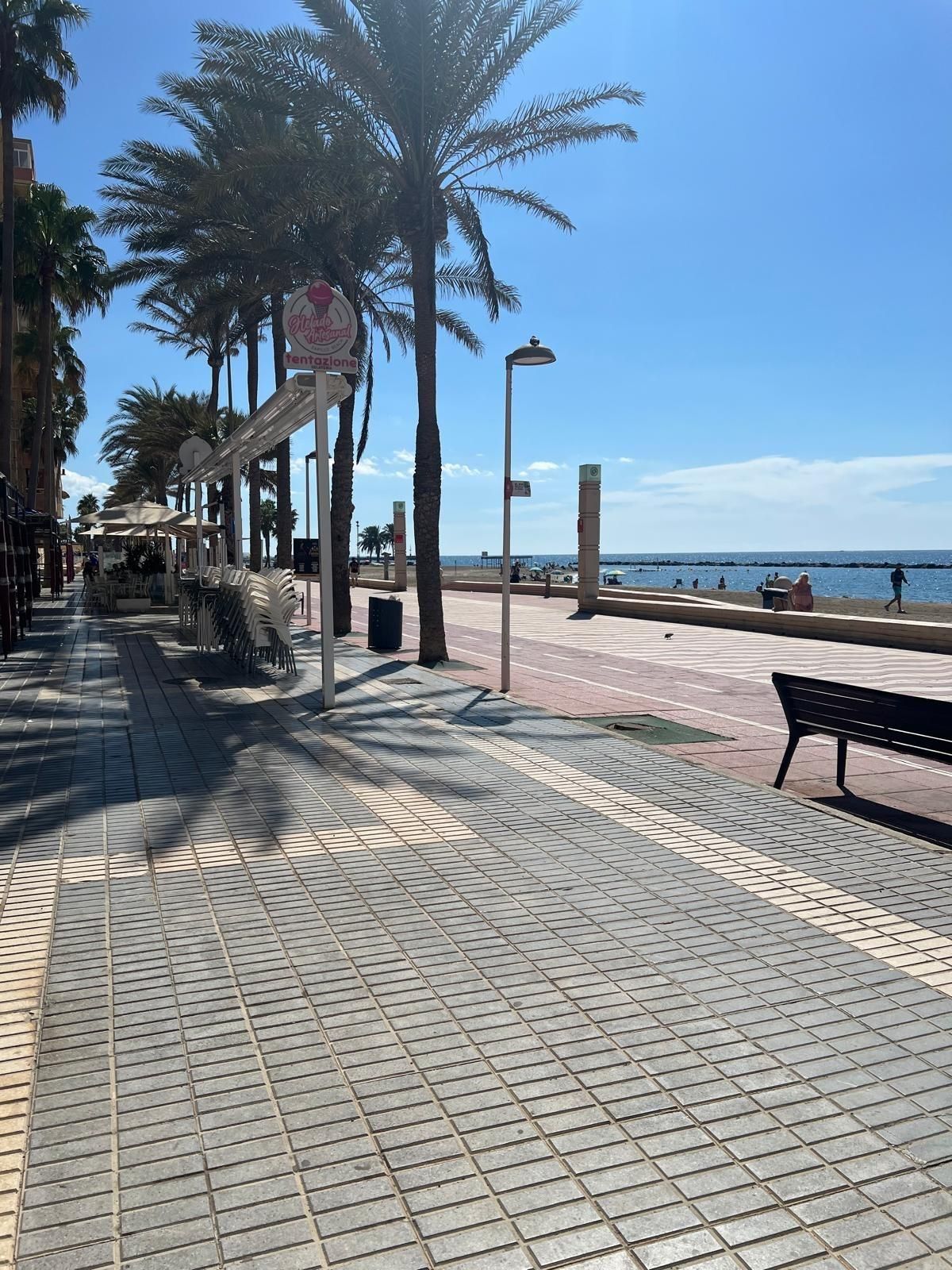 Vista exterior de Pis en venda en  Almería Capital amb Terrassa