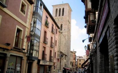 Vista exterior de Pis en venda en  Toledo Capital amb Terrassa i Balcó