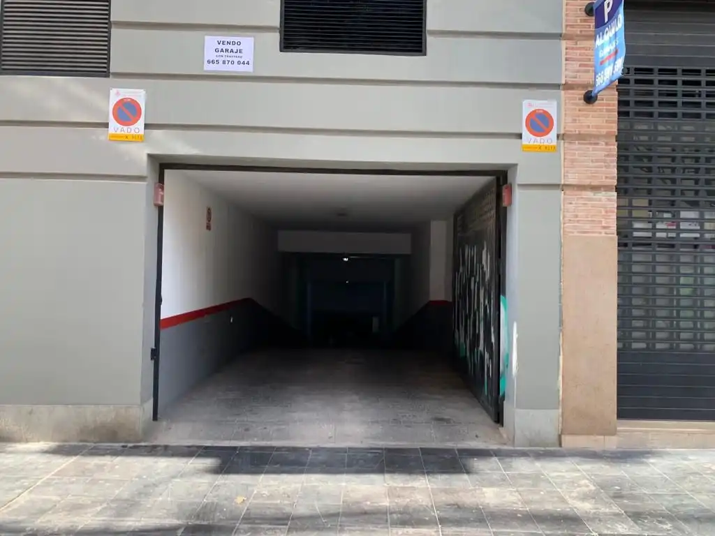 Individual en venda a Carrer de Salvador Giner 13