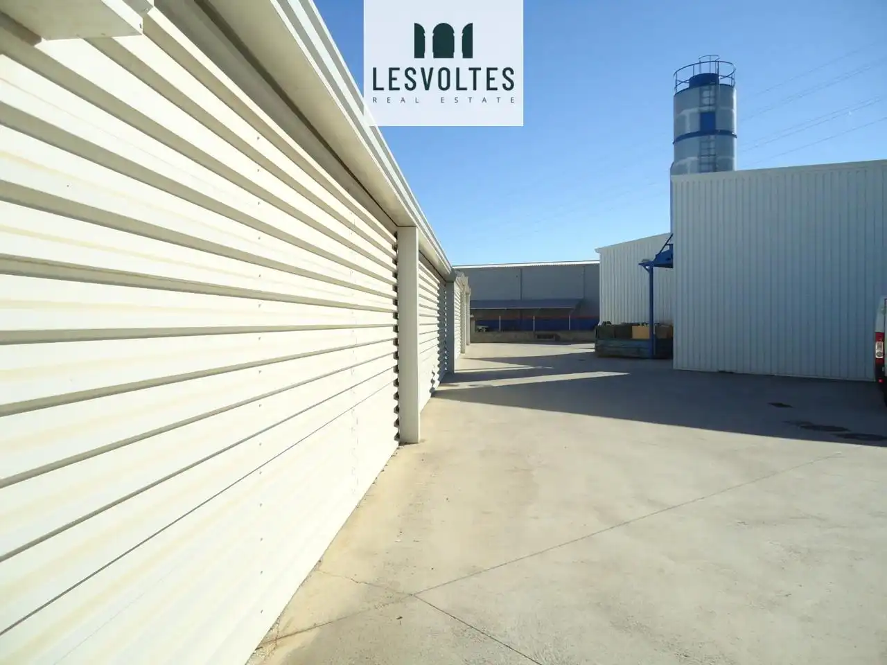 Vista exterior de Nave industrial en venta en Residencial Begur - Esclanyà