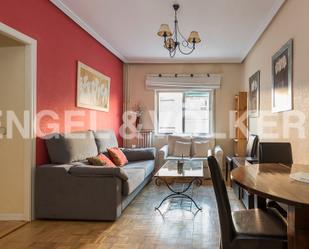 Sala d'estar de Apartament de lloguer en  Madrid Capital amb Aire condicionat, Calefacció i Parquet