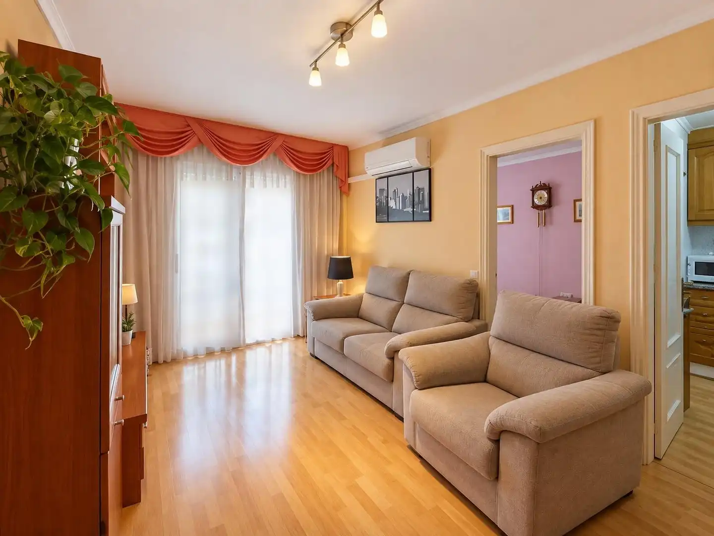 Flat with terrace for sale in Cerdanyola, imagen 3