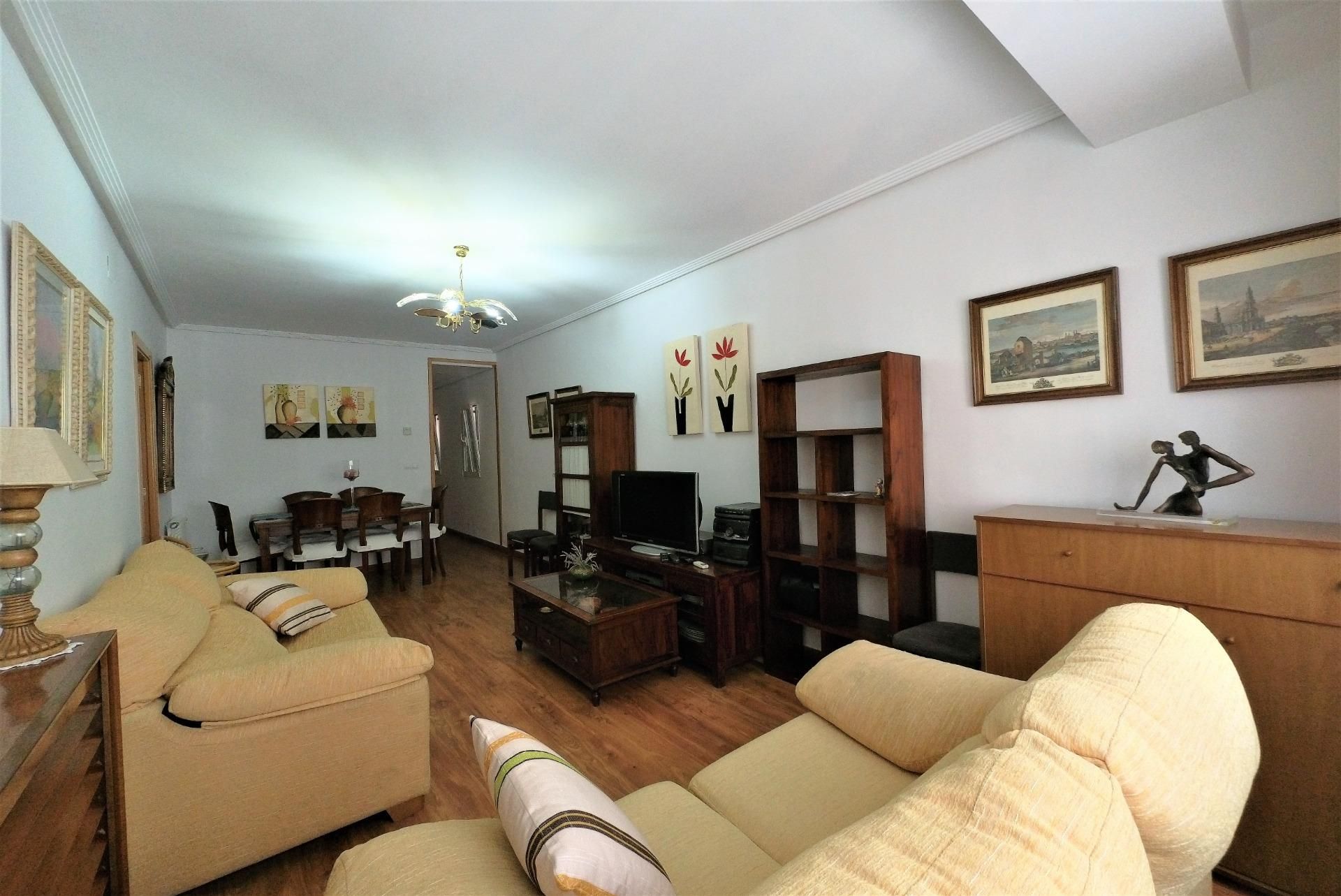 Living room of Flat to rent in Plasencia  with Air Conditioner and Heating