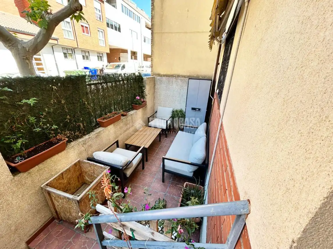 Terrassa de Casa adosada en venda en La Puebla de Alfindén amb Calefacció
