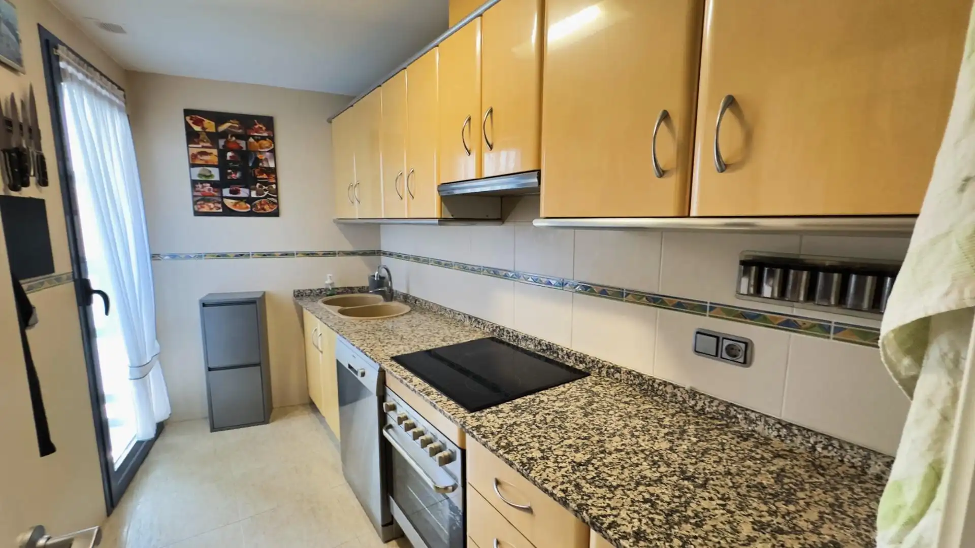 Kitchen of Flat for sale in Benidorm  with Air Conditioner, Furnished and Community pool