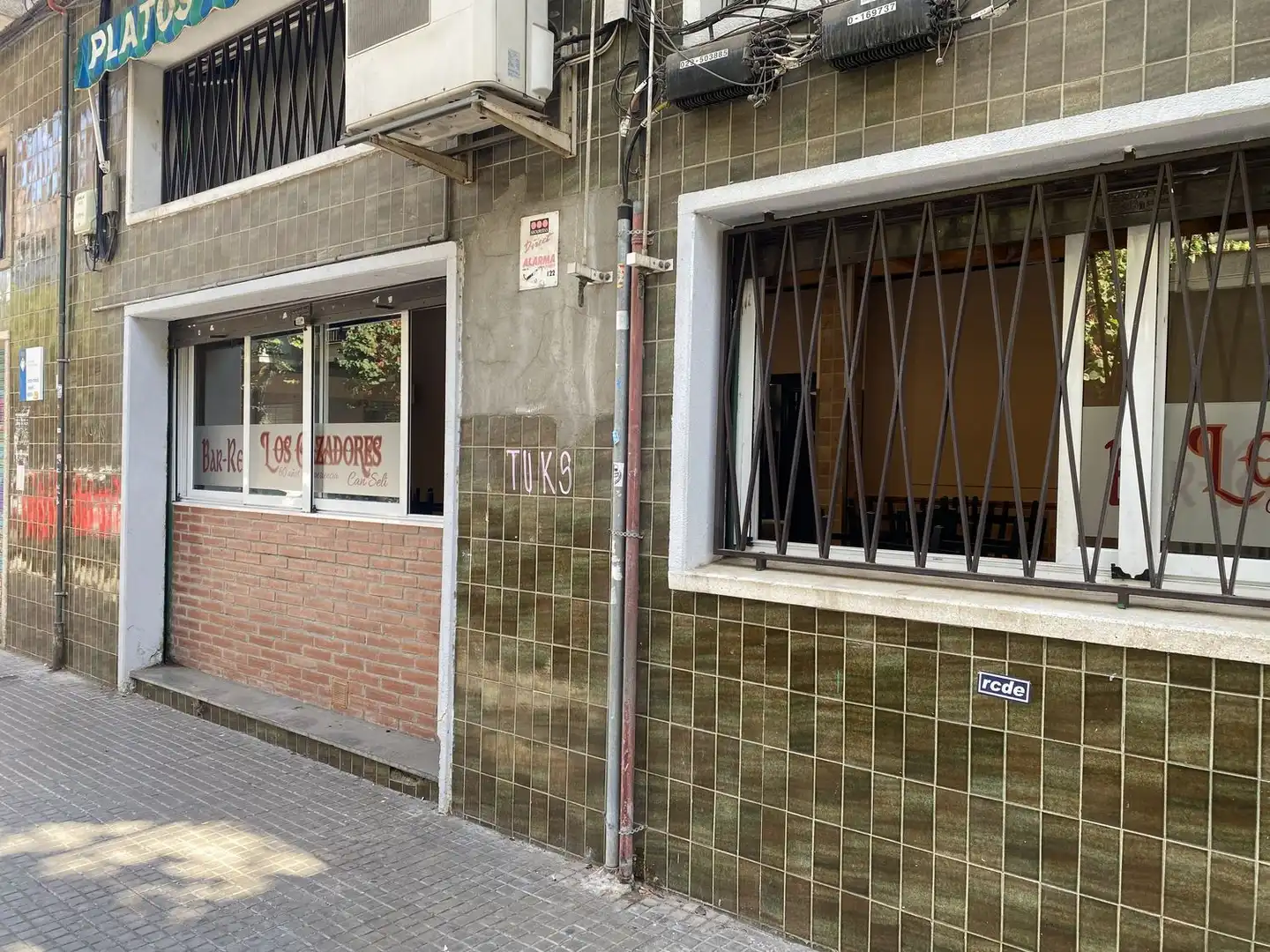 Vista exterior de Local en venda en Cornellà de Llobregat amb Aire condicionat