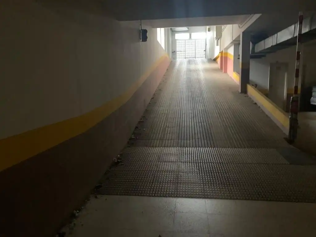Parkplatz von Garage zum Verkauf in Ferrol