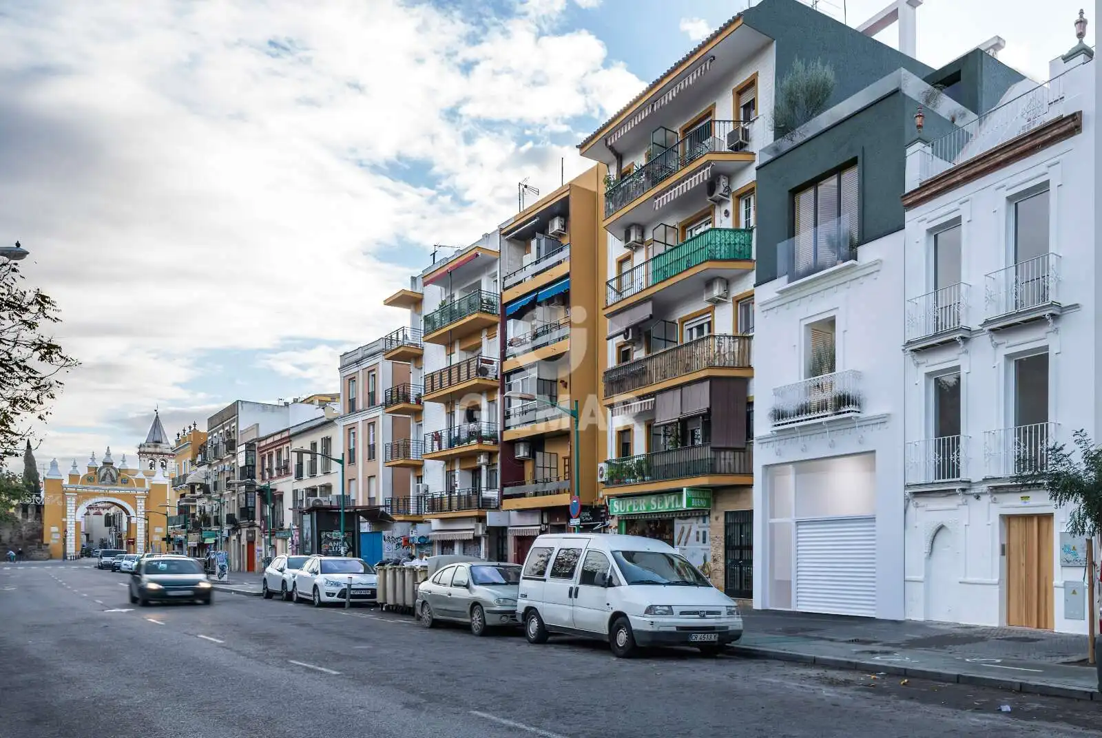 Vista exterior de Dúplex en venta en Sevilla con Calefacción, Piscina y Balcón